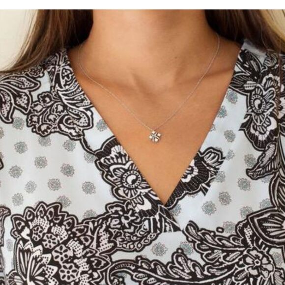 Express flutter sleeve v-neck top, powder blue w/ black paisley print,  size L - Picture 2 of 8